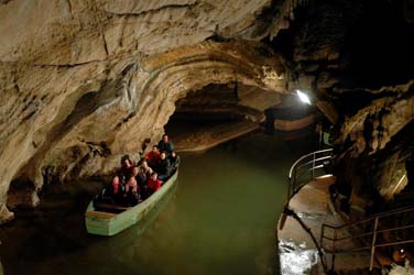 35.relief-hauteB-portes-Ardenne-grottes-Remouchamps