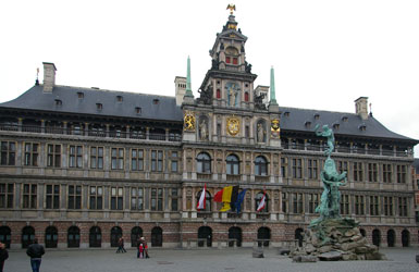 16e-siecle-architecture-hotel-ville-anvers