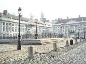18e-siecle-architecture-Place des Martyrs 02