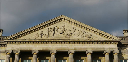 18e-siecle-sculpture-godecharles-fronton-palais-de-la-nation