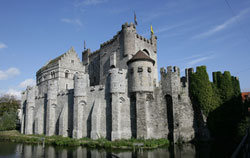 moyen-age-architecture-militaire-chateau-des-comtes-gent