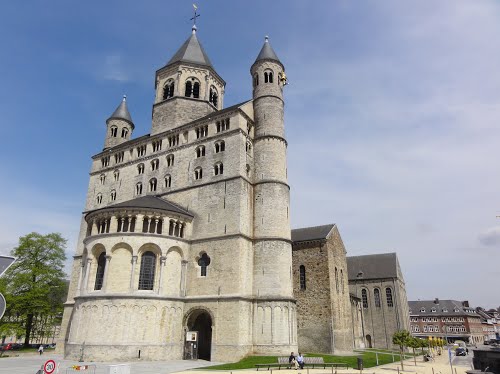 moyen-age-architecture-roman mosan-stgertrude exter nivelles